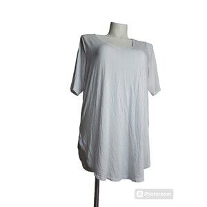 Torrid Super Soft Knits Size 3X White Crew Neck Elbow Sleeve Top Plus